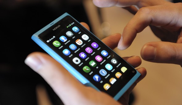 European Commission introduces cap on mobile roaming tariffs, but customers must be vigilant of small print